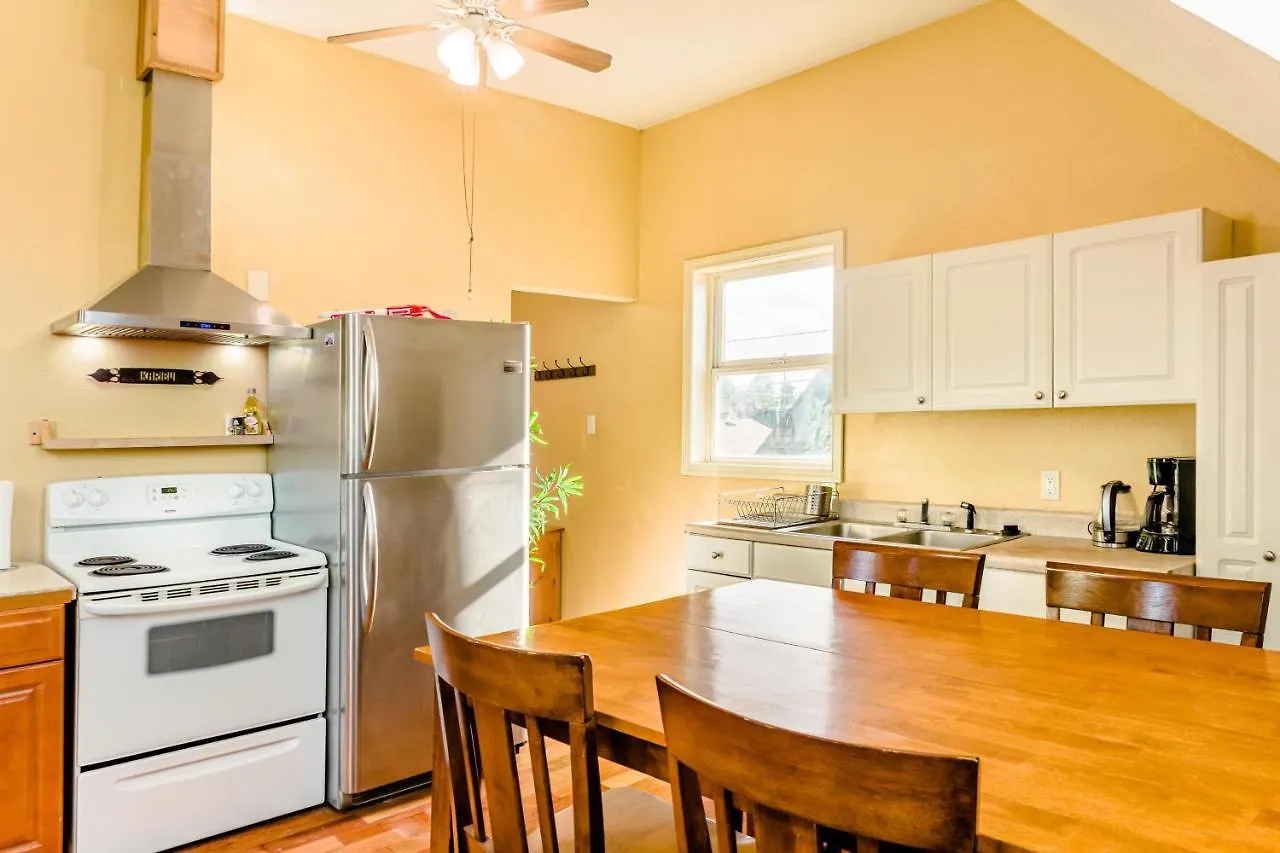 Portland Urban Lodge, Quiet, Walkable, Near United States