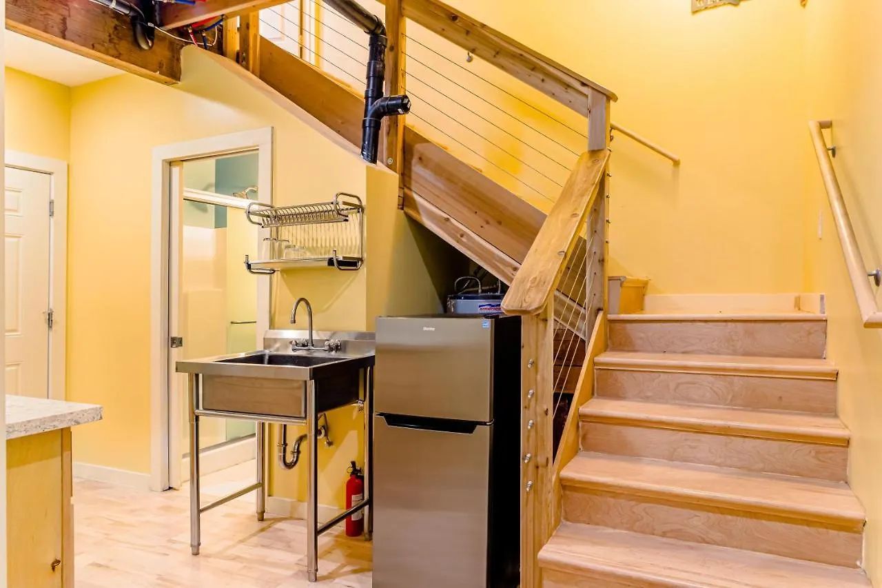 Portland Urban Lodge, Quiet, Walkable, Near